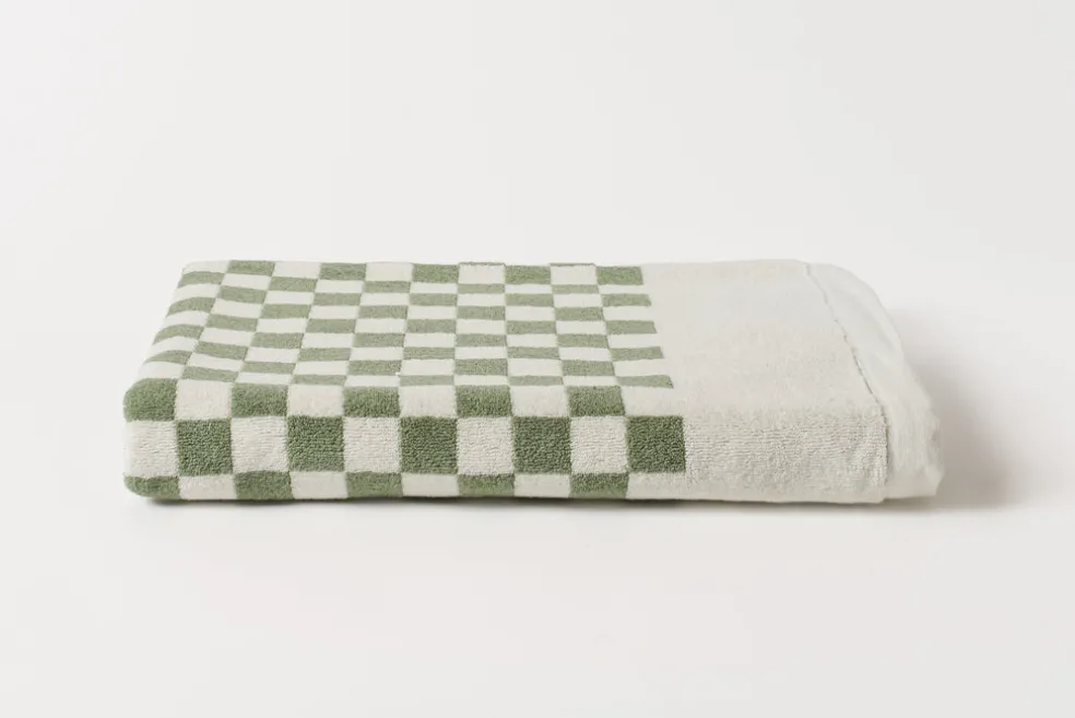 Organic Cotton Pool Towel in Sage/Chalk